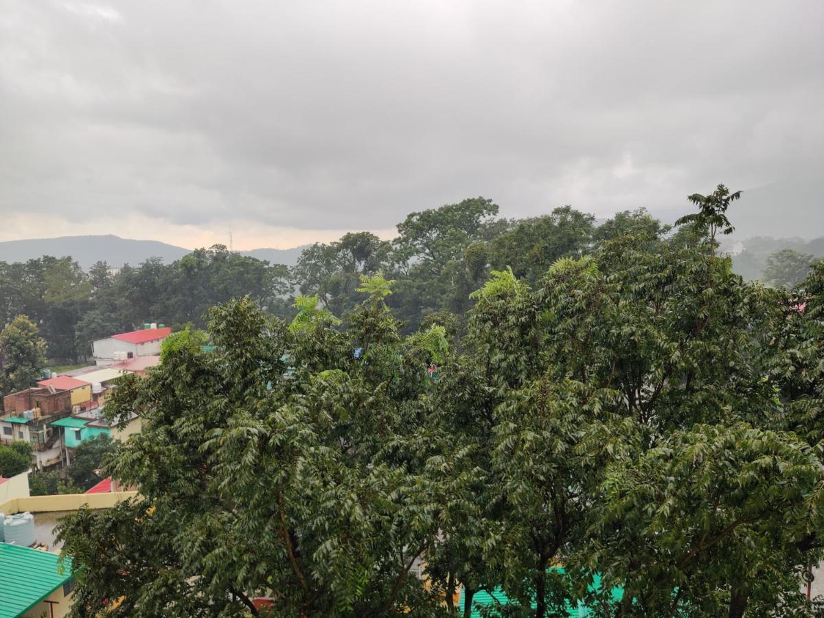 Abuzz Oxfordcaps Imperial Heights Mussoorie Dehradun Hostel Buitenkant foto